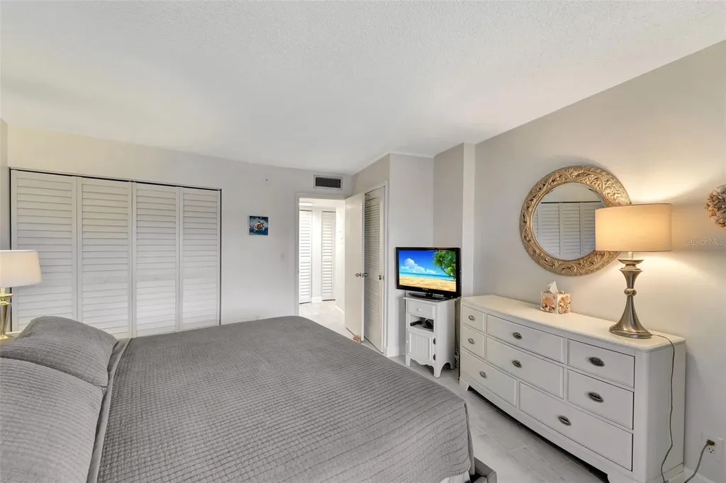 5855 Midnight Pass Road Sarasota FL 34242
