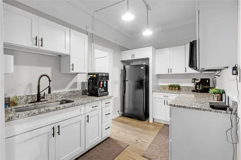 822 N Donnelly Street Mount Dora FL 32757