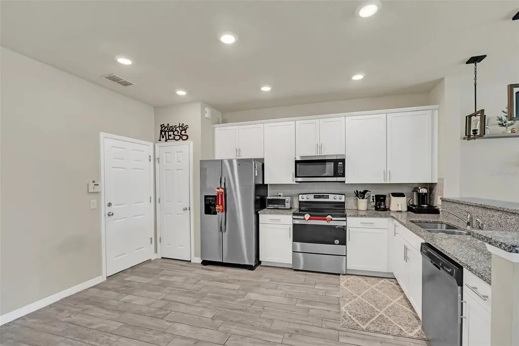 3780 Plainview Drive Orlando FL 32824