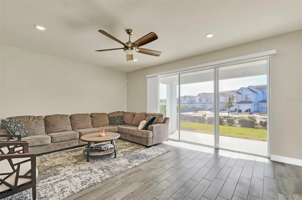 3780 Plainview Drive Orlando FL 32824