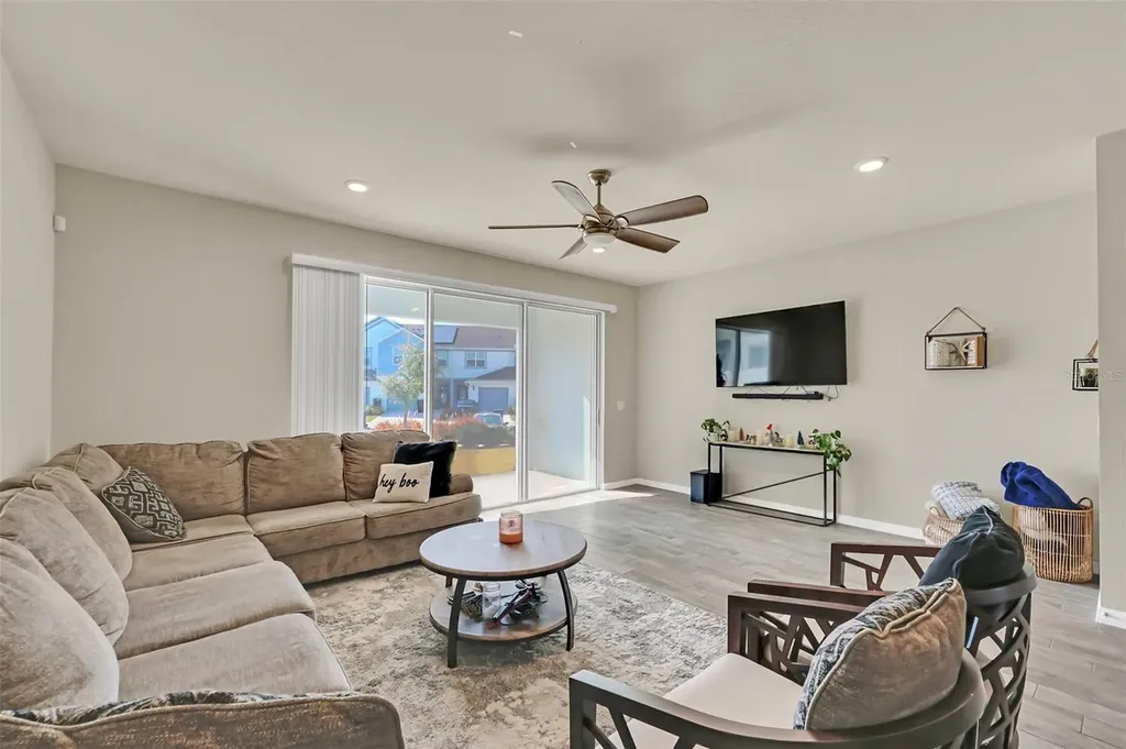 3780 Plainview Drive Orlando FL 32824