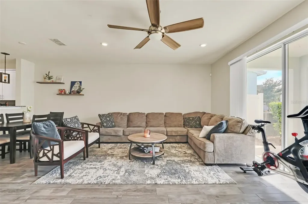 3780 Plainview Drive Orlando FL 32824