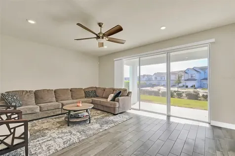 3780 Plainview Drive Orlando FL 32824