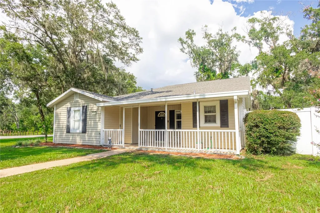 1116 N Johnson Street Plant City FL 33563