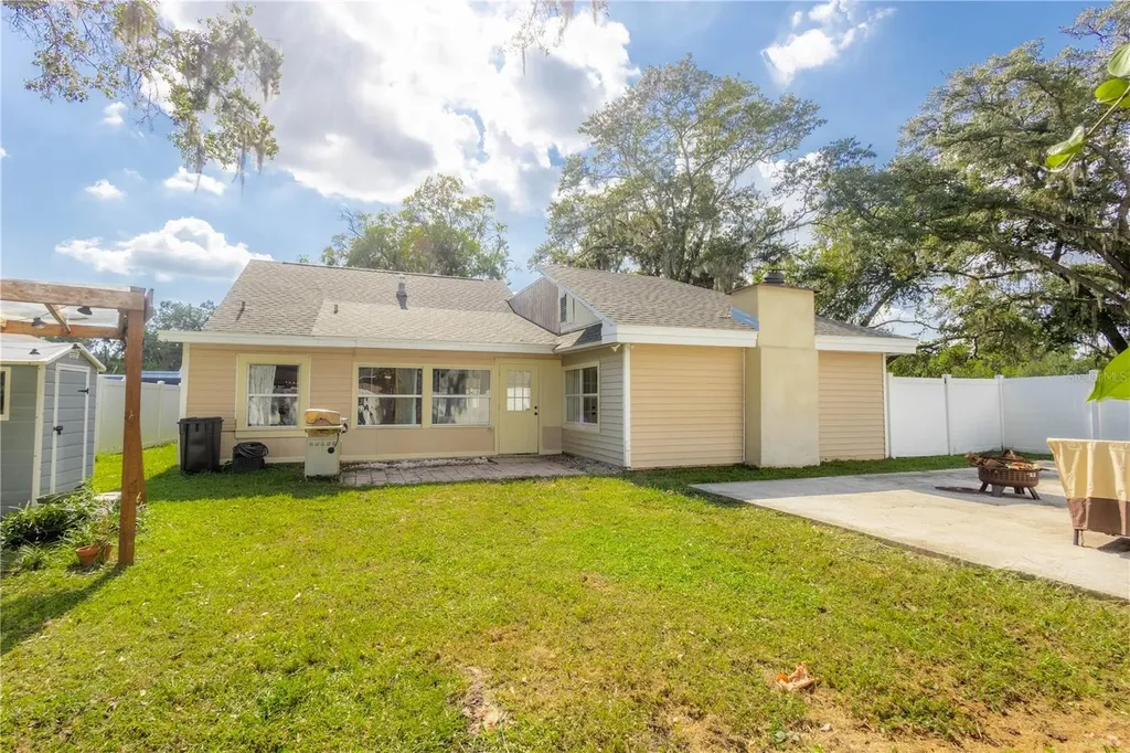 1116 N Johnson Street Plant City FL 33563