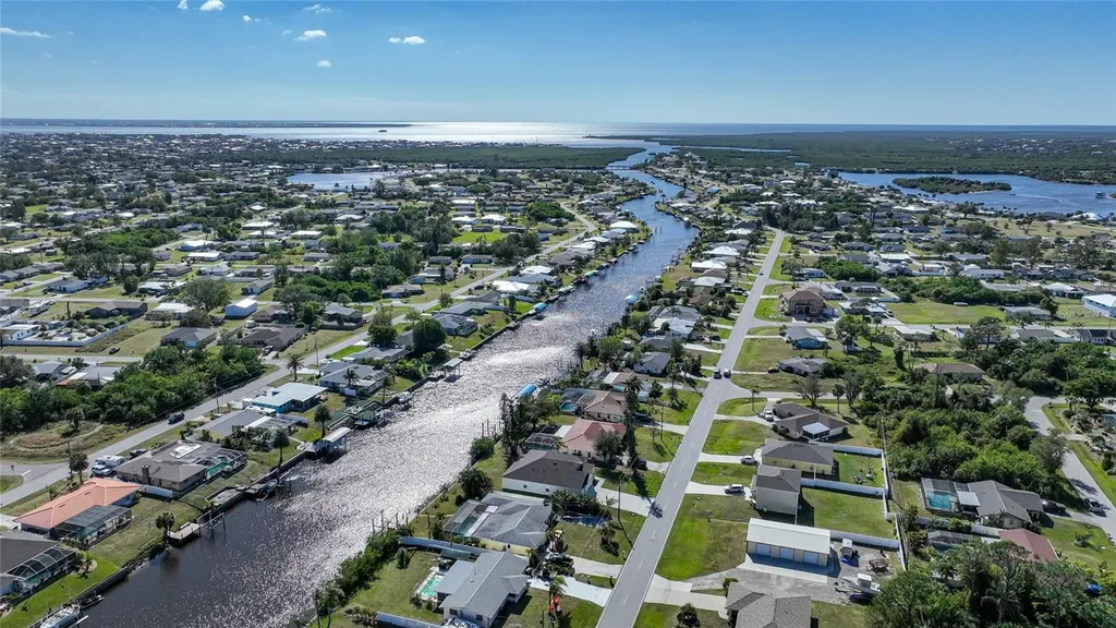 521 W Tarpon Boulevard NW Port Charlotte FL 33952