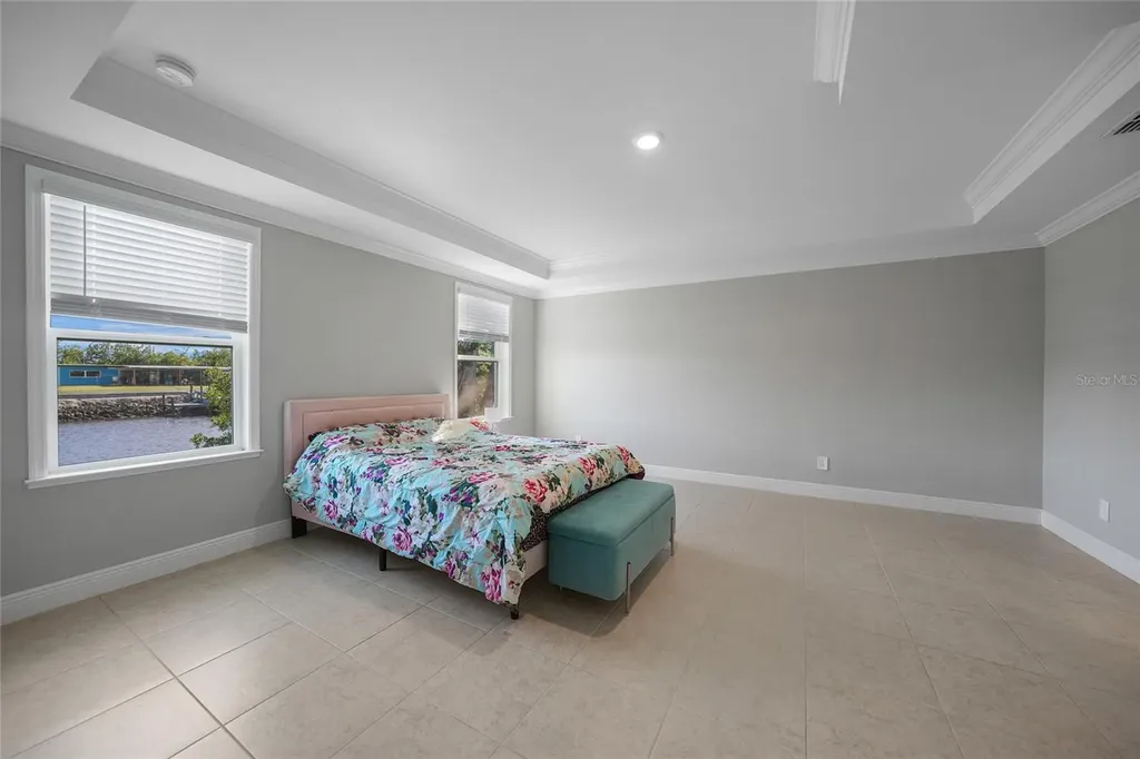 521 W Tarpon Boulevard NW Port Charlotte FL 33952