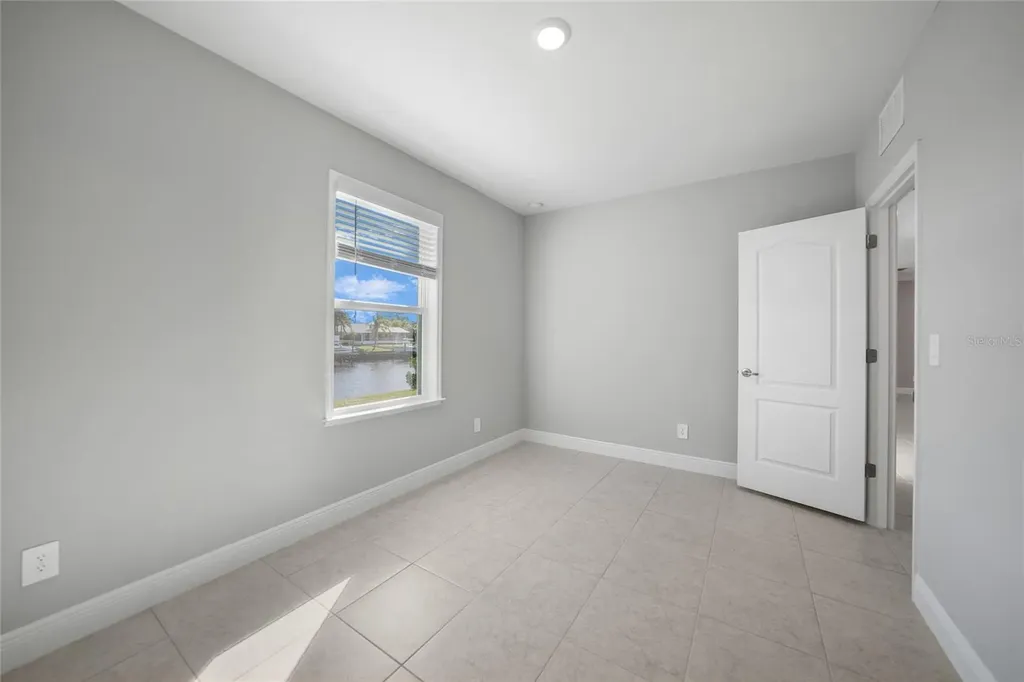 521 W Tarpon Boulevard NW Port Charlotte FL 33952