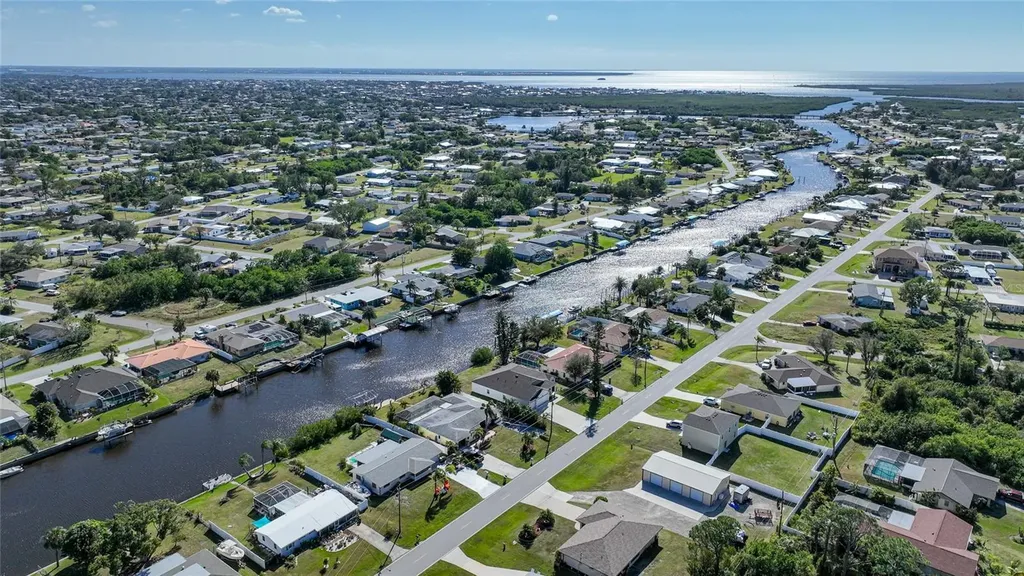 521 W Tarpon Boulevard NW Port Charlotte FL 33952