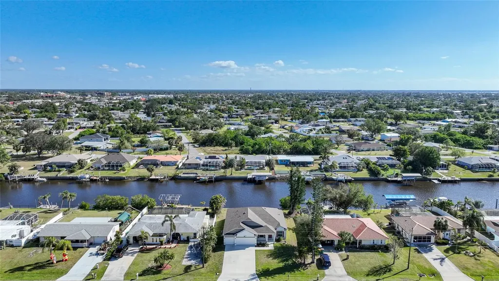 521 W Tarpon Boulevard NW Port Charlotte FL 33952