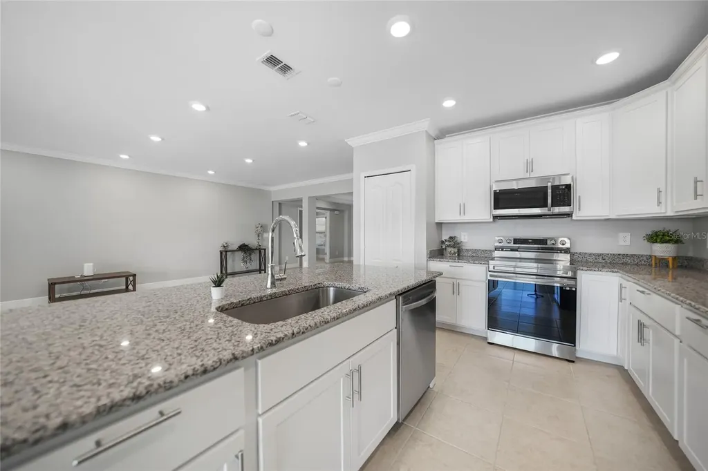 521 W Tarpon Boulevard NW Port Charlotte FL 33952