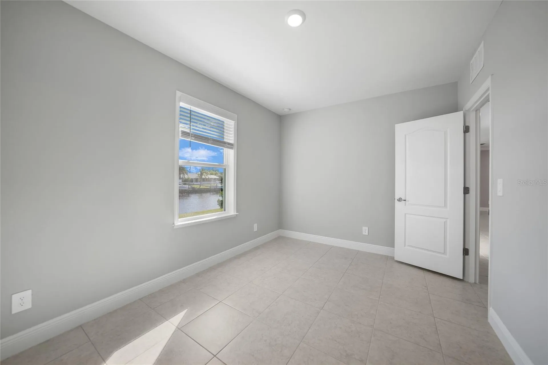 521 W Tarpon Boulevard NW Port Charlotte FL 33952