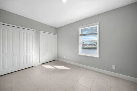 521 W Tarpon Boulevard NW Port Charlotte FL 33952