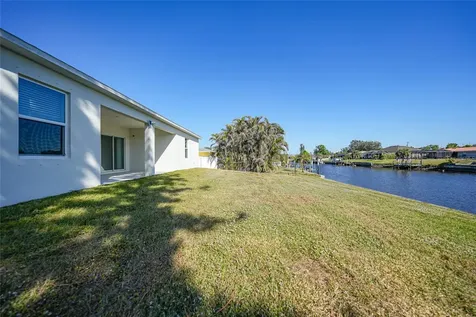 521 W Tarpon Boulevard NW Port Charlotte FL 33952