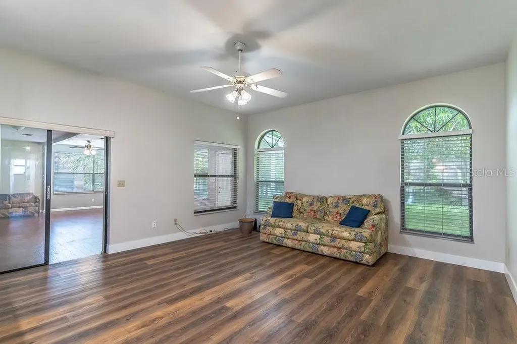 2213 Oldfield Drive Orlando FL 32837