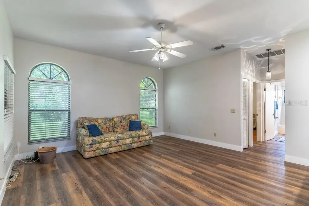 2213 Oldfield Drive Orlando FL 32837