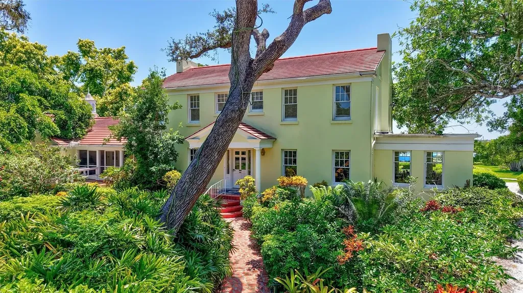 1637 Brookhouse Court Sarasota FL 34231