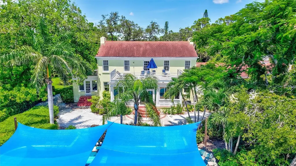 1637 Brookhouse Court Sarasota FL 34231