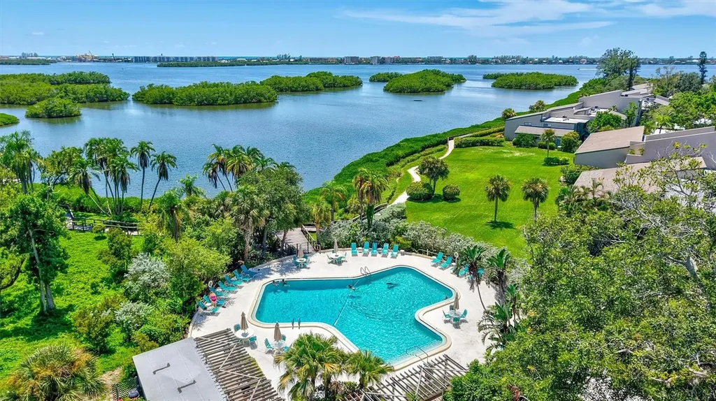 1637 Brookhouse Court Sarasota FL 34231
