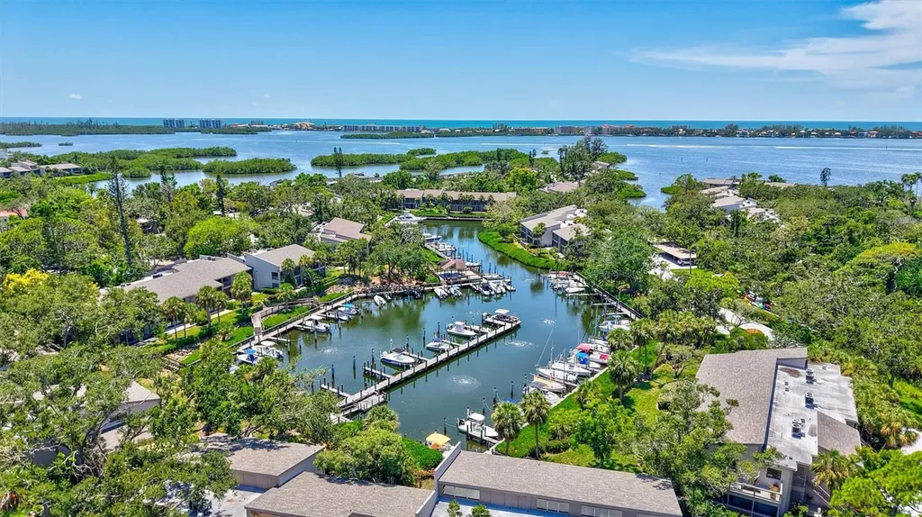 1637 Brookhouse Court Sarasota FL 34231