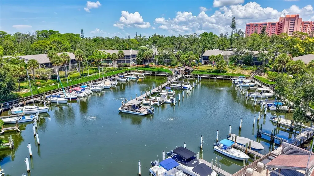 1637 Brookhouse Court Sarasota FL 34231