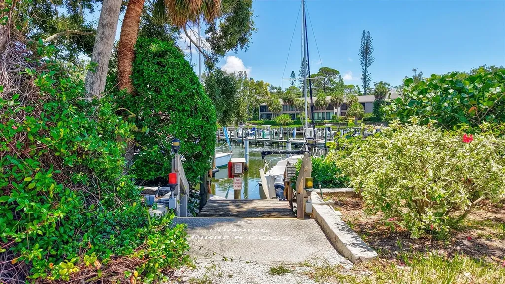 1637 Brookhouse Court Sarasota FL 34231