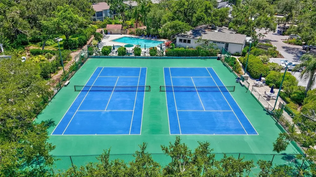 1637 Brookhouse Court Sarasota FL 34231