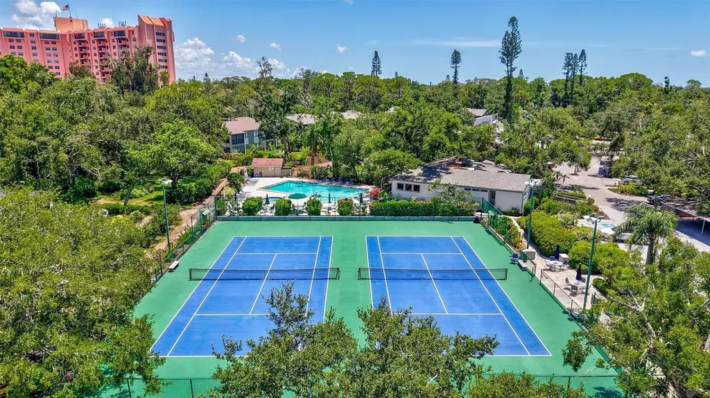 1637 Brookhouse Court Sarasota FL 34231