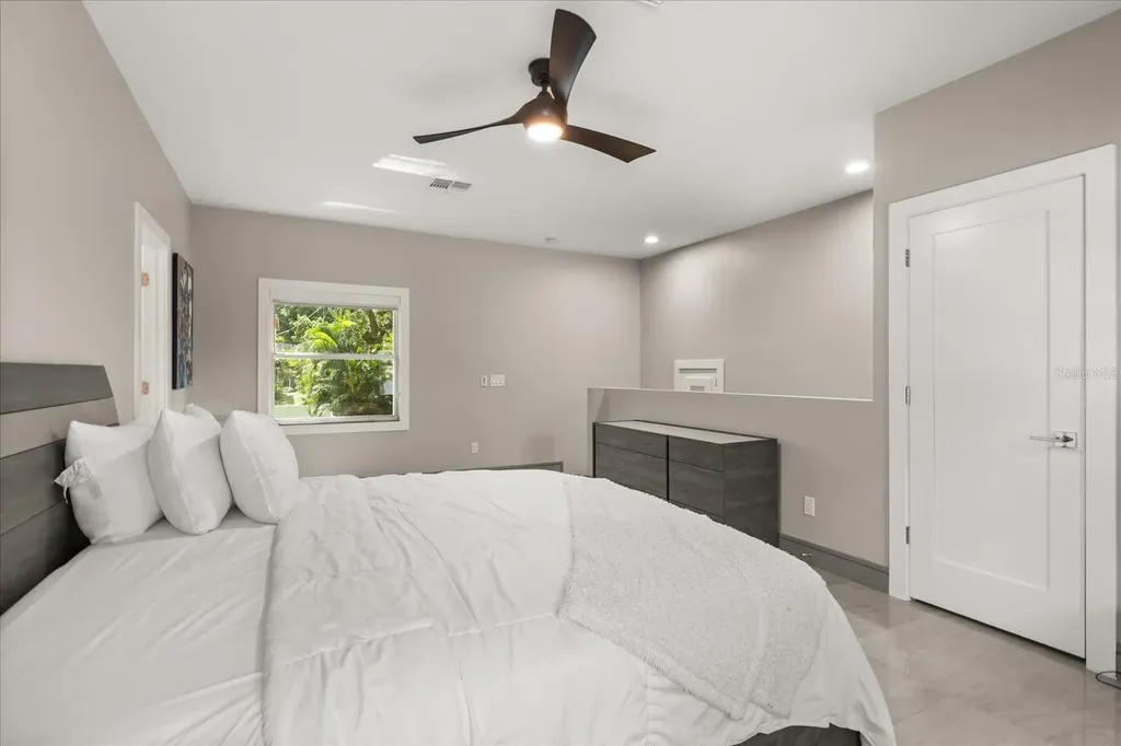 808 Edgewater Drive Orlando FL 32804