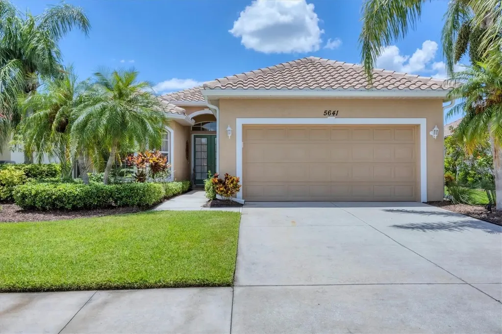 5641 Whispering Oaks Drive North Port FL 34287