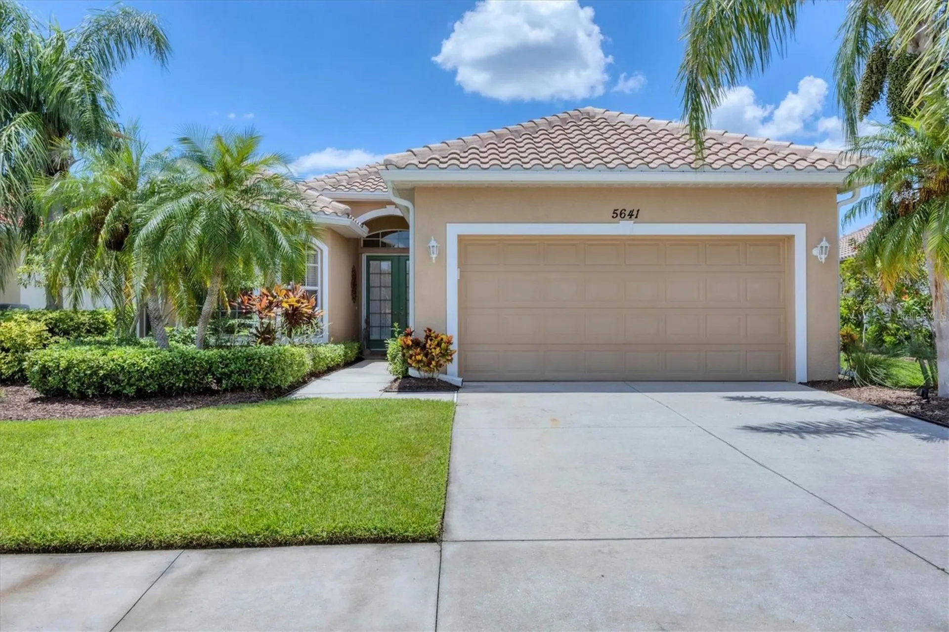 5641 Whispering Oaks Drive North Port FL 34287