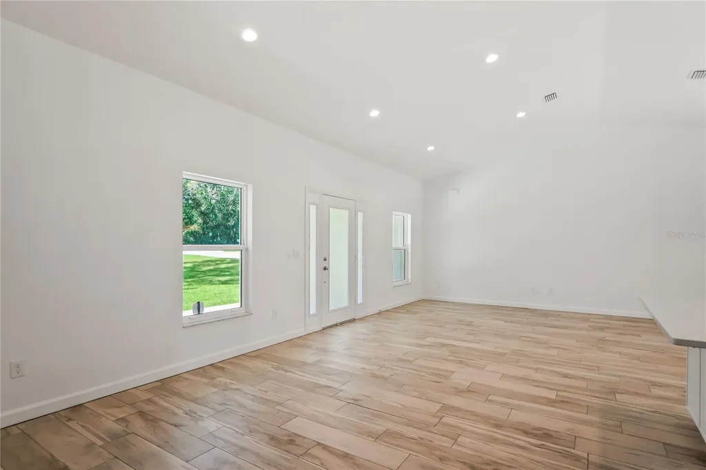 279 W Pearson Street Hernando FL 34442