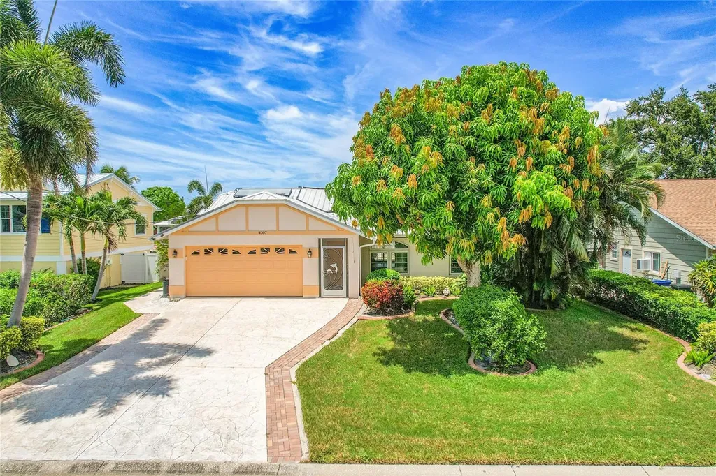 4307 3rd Avenue NE Bradenton FL 34208