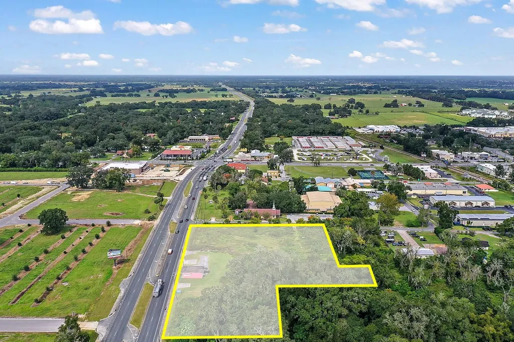 11535 N Us 301 Oxford FL 34484