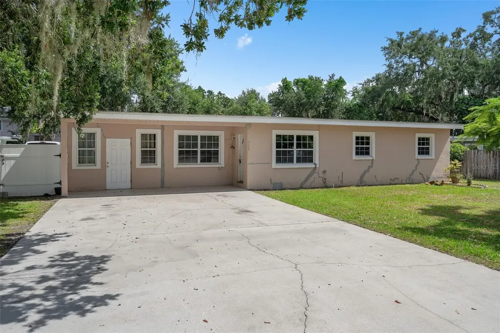 711 Portage Street Kissimmee FL 34741