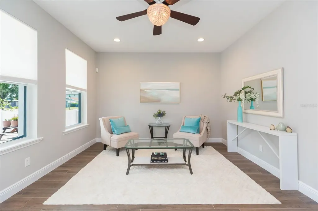 4007 W Gray Street Tampa FL 33609