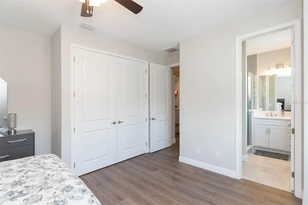 4007 W Gray Street Tampa FL 33609