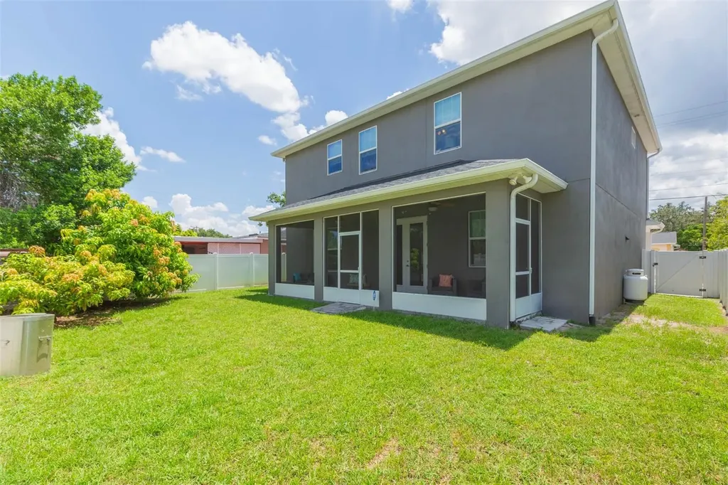 4007 W Gray Street Tampa FL 33609