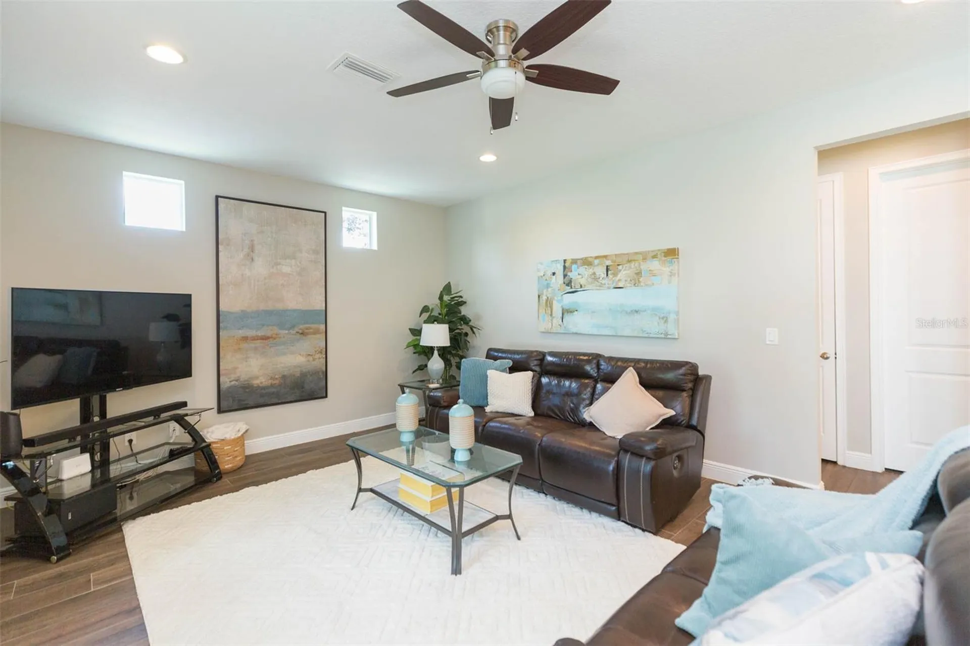 4007 W Gray Street Tampa FL 33609