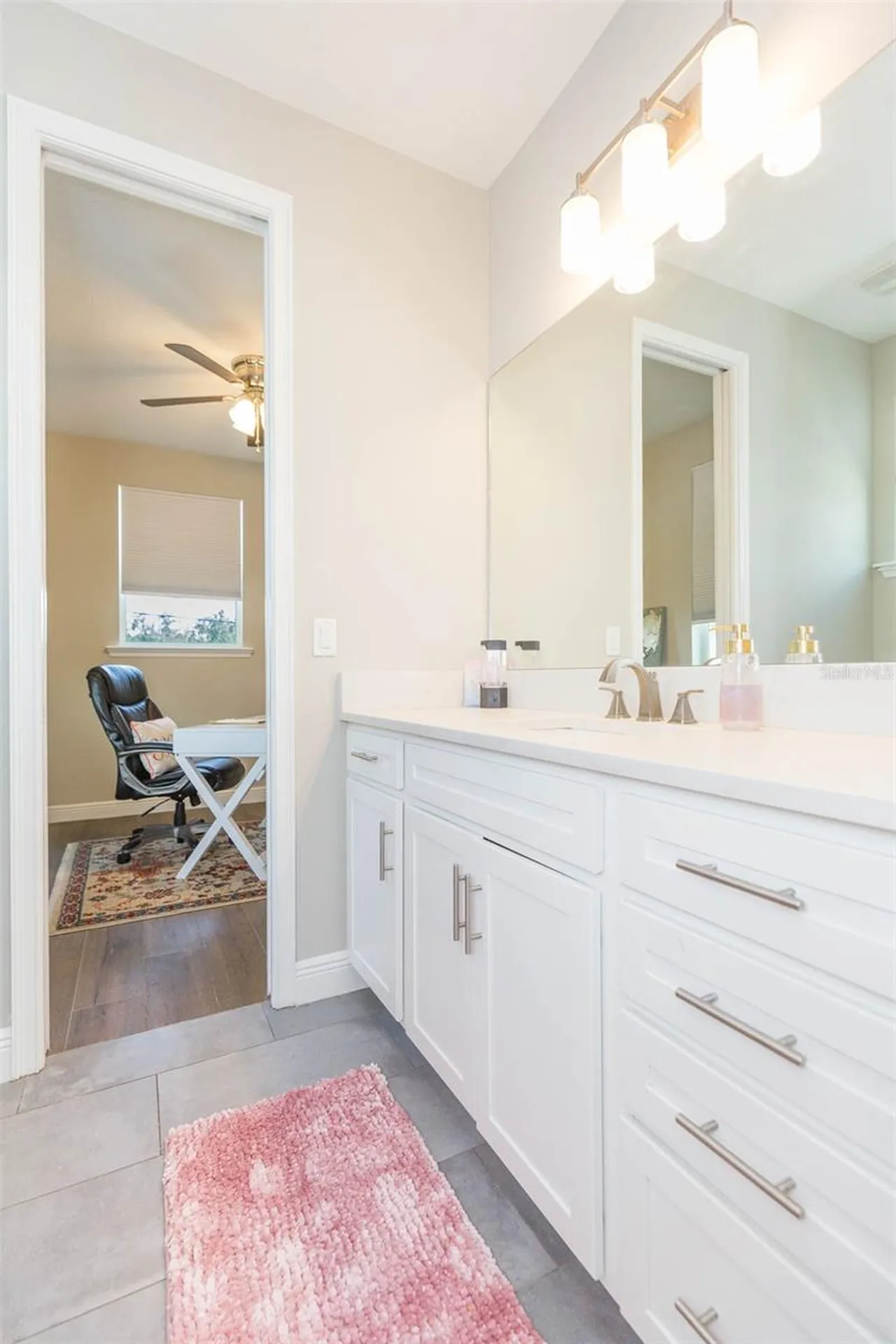 4007 W Gray Street Tampa FL 33609