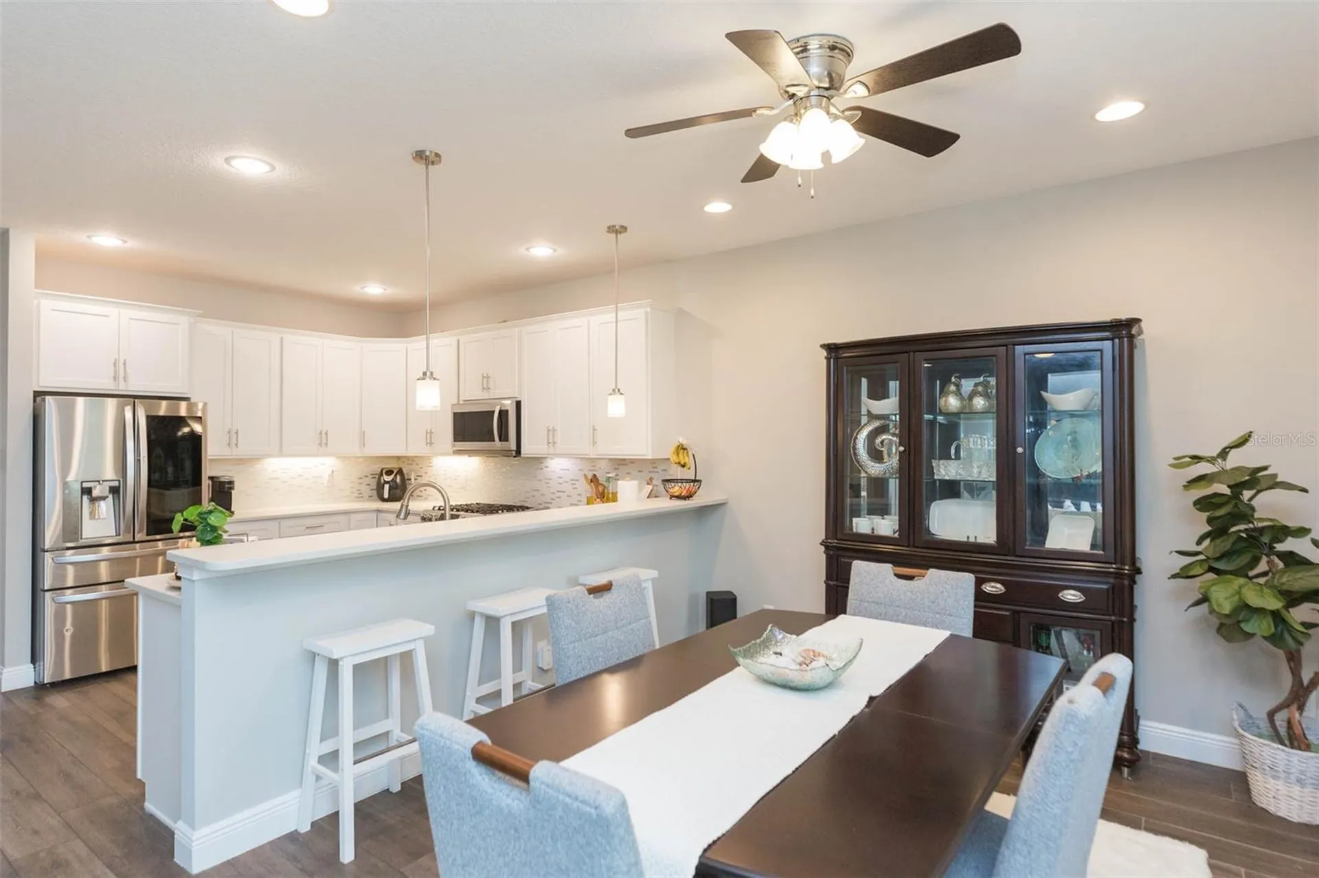 4007 W Gray Street Tampa FL 33609