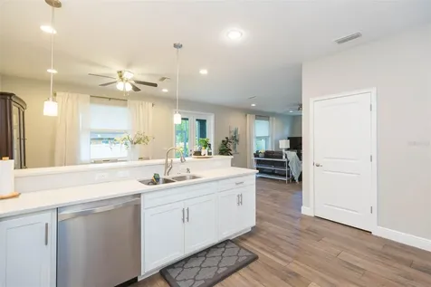 4007 W Gray Street Tampa FL 33609