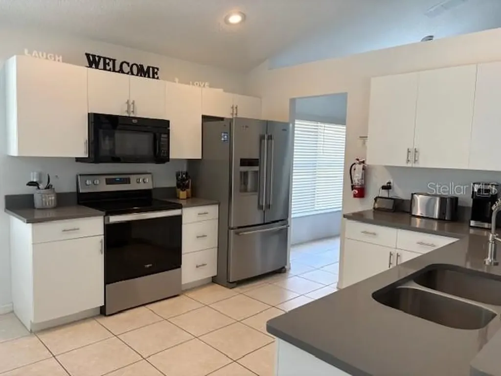 906 Montana Avenue Davenport FL 33897