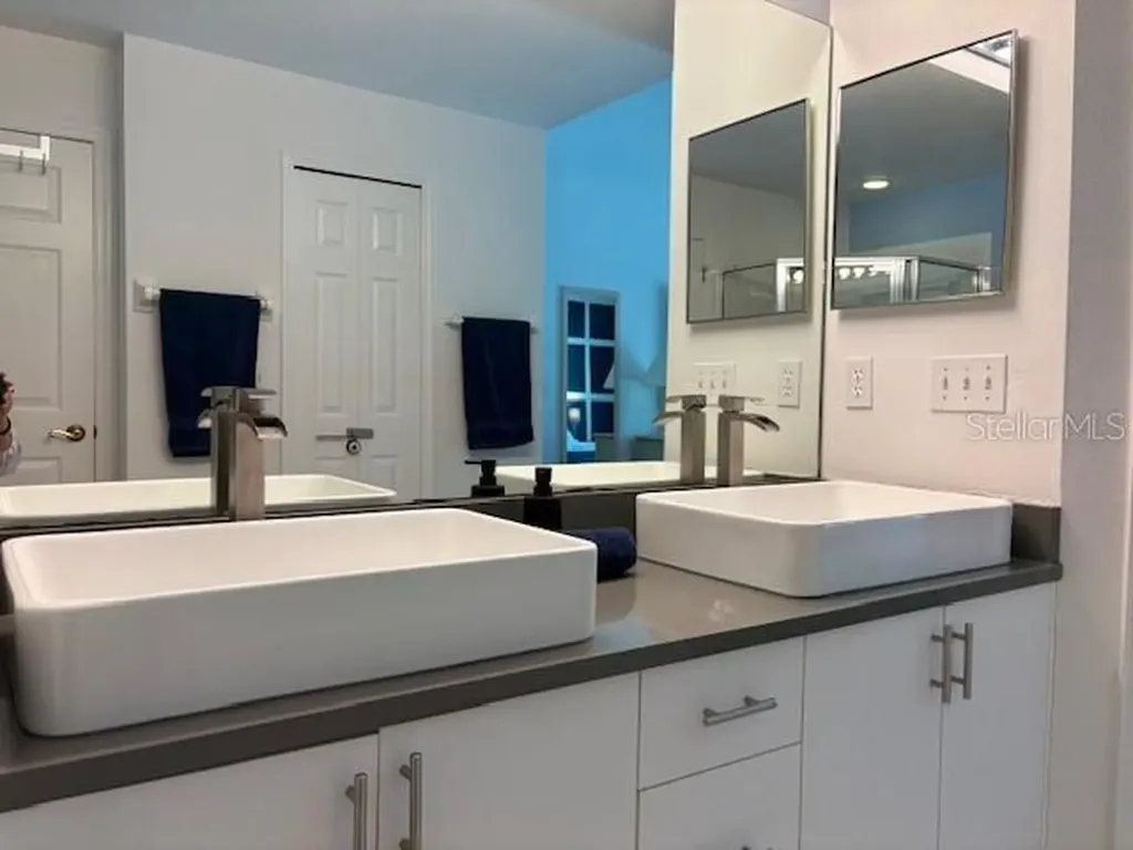 906 Montana Avenue Davenport FL 33897