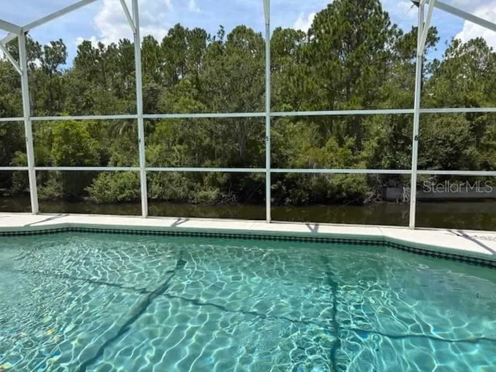906 Montana Avenue Davenport FL 33897