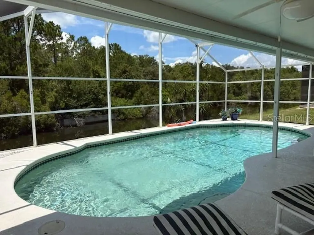 906 Montana Avenue Davenport FL 33897