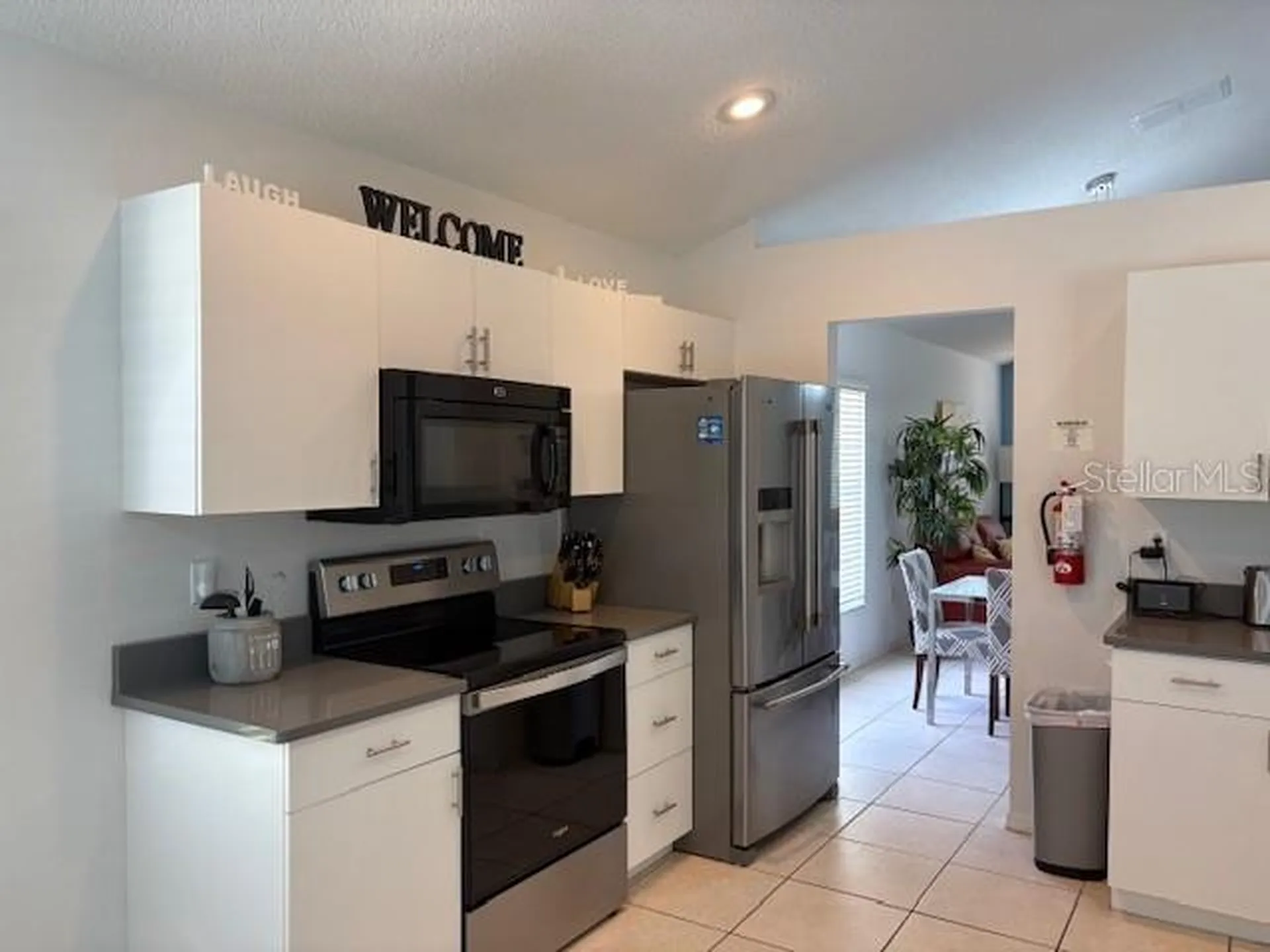 906 Montana Avenue Davenport FL 33897