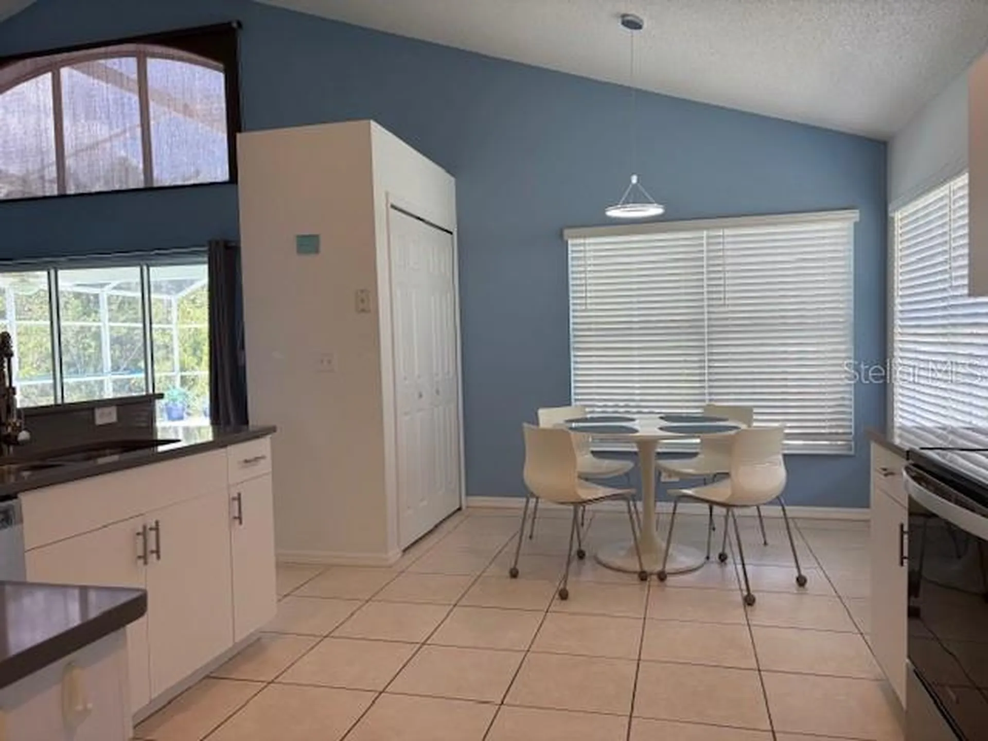 906 Montana Avenue Davenport FL 33897