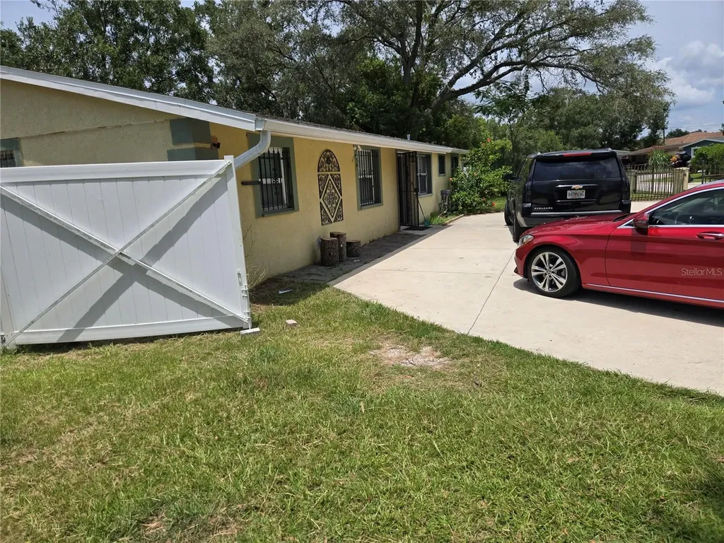 3712 Argon Drive Tampa FL 33619