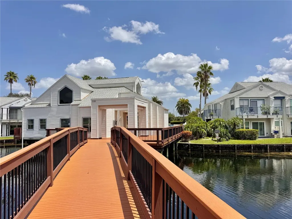 2520 Woodgate Boulevard Orlando FL 32822